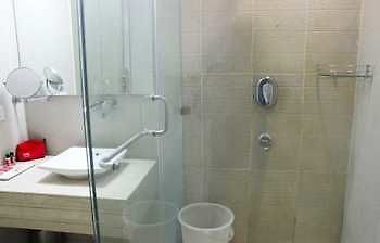 ניו דלהי Oyo Premium Rajouri Garden Janta Market מראה חיצוני תמונה